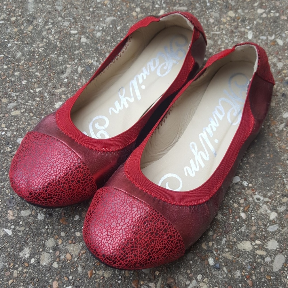 Marilyn Moda Metallic Red Flex Flats Women's 8